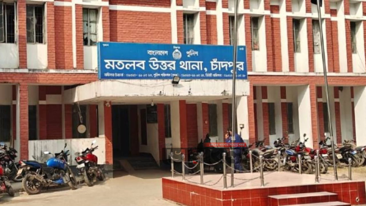 স্কুলছাত্রীদের ইভটিজিং ও মারধরের অভিযোগ, পাল্টাপাল্টি বক্তব্য