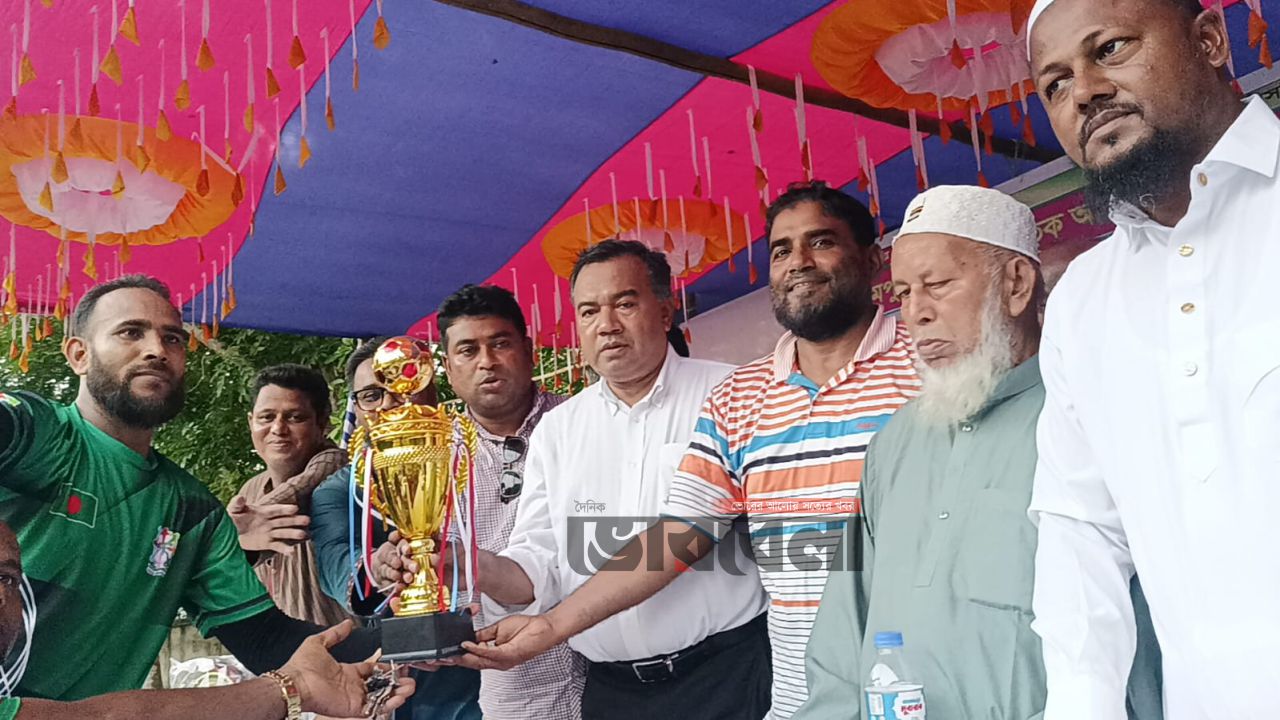 ইমামপুর প্রিমিয়ার লীগ ডাবল ফ্রিজ কাপ ফুটসাল টুর্নামেন্টের মেগা ফাইনাল অনুষ্ঠিত