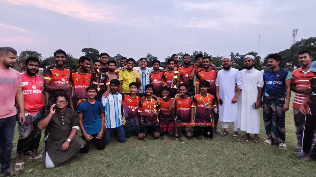 মধ্য নিশ্চিন্তপুর একাদশের দাপুটে জয়, প্রীতি ফুটবলে চ্যাম্পিয়ন