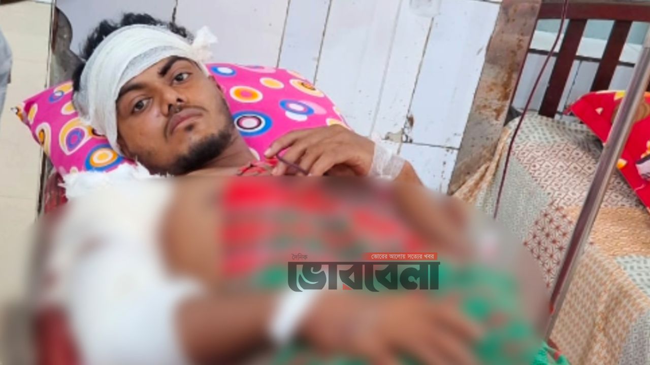 মতলব উত্তরে প্রকাশ্যে কু'পিয়ে যুবককে হ'ত্যাচেষ্টা 